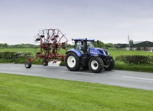 New Holland T7 Standard Wheel Base Traktory vyšší střední třídy