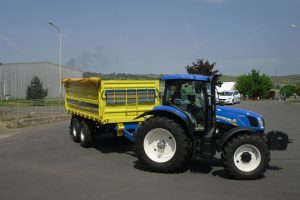 Dvou a třínápravové traktorové návěsy Molčík